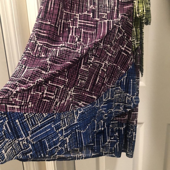 BCBGMaxAzria Muli colored dress - Picture 3 of 10